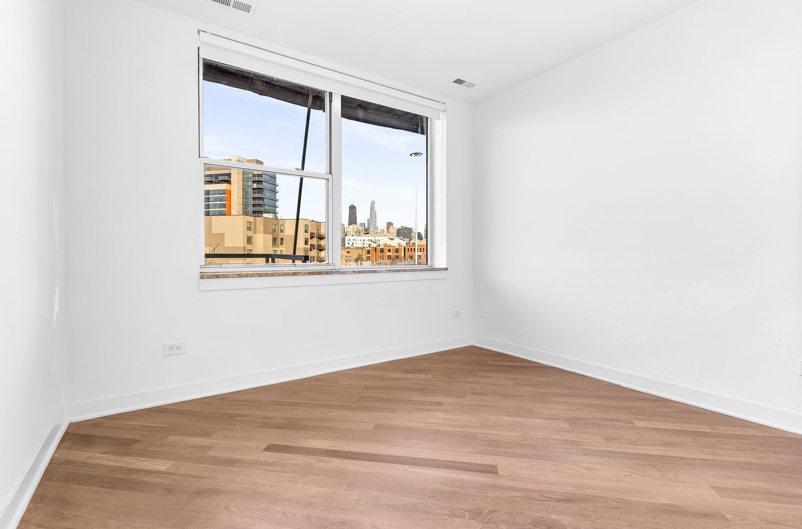 914 W Hubbard Street Unit: 305