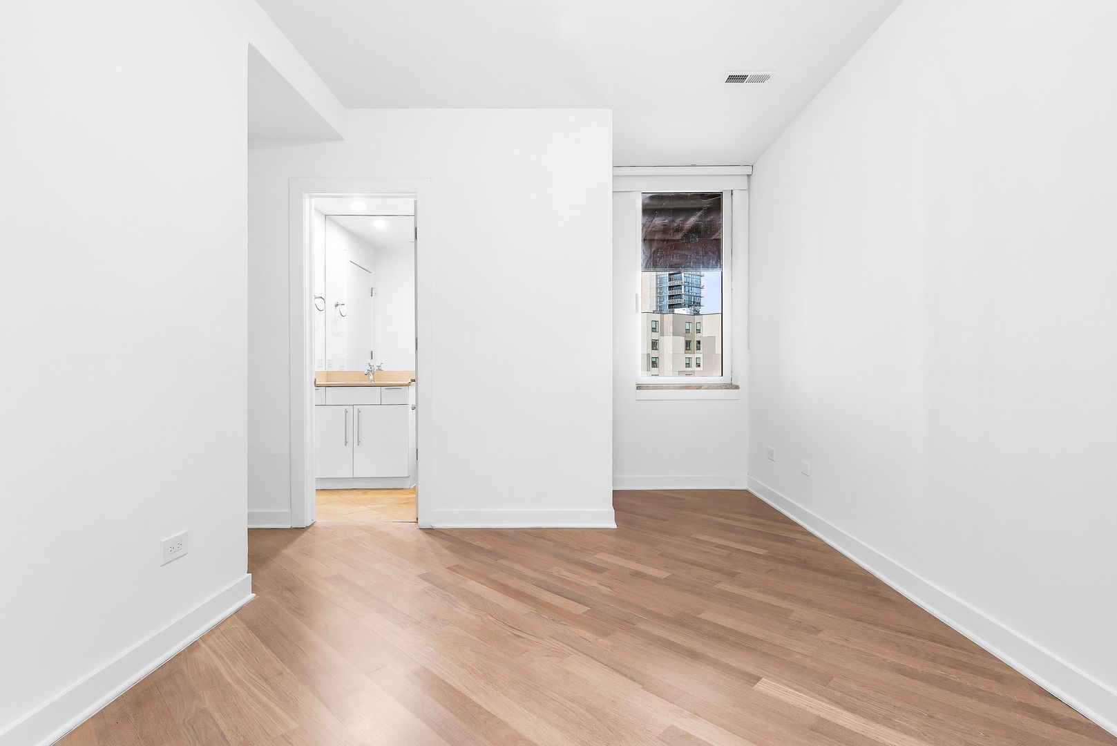 914 W Hubbard Street Unit: 305