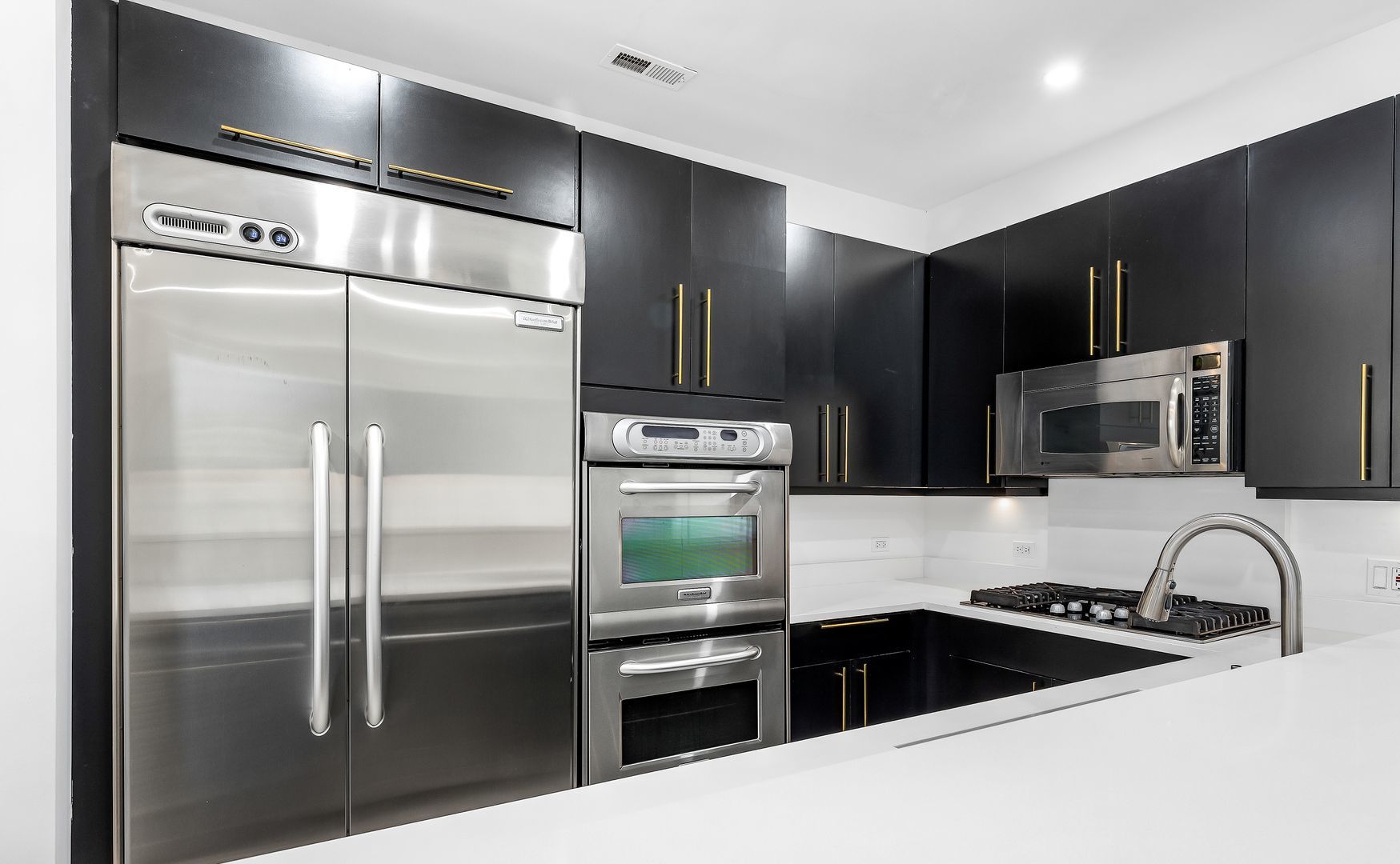 914 W Hubbard Street Unit: 305