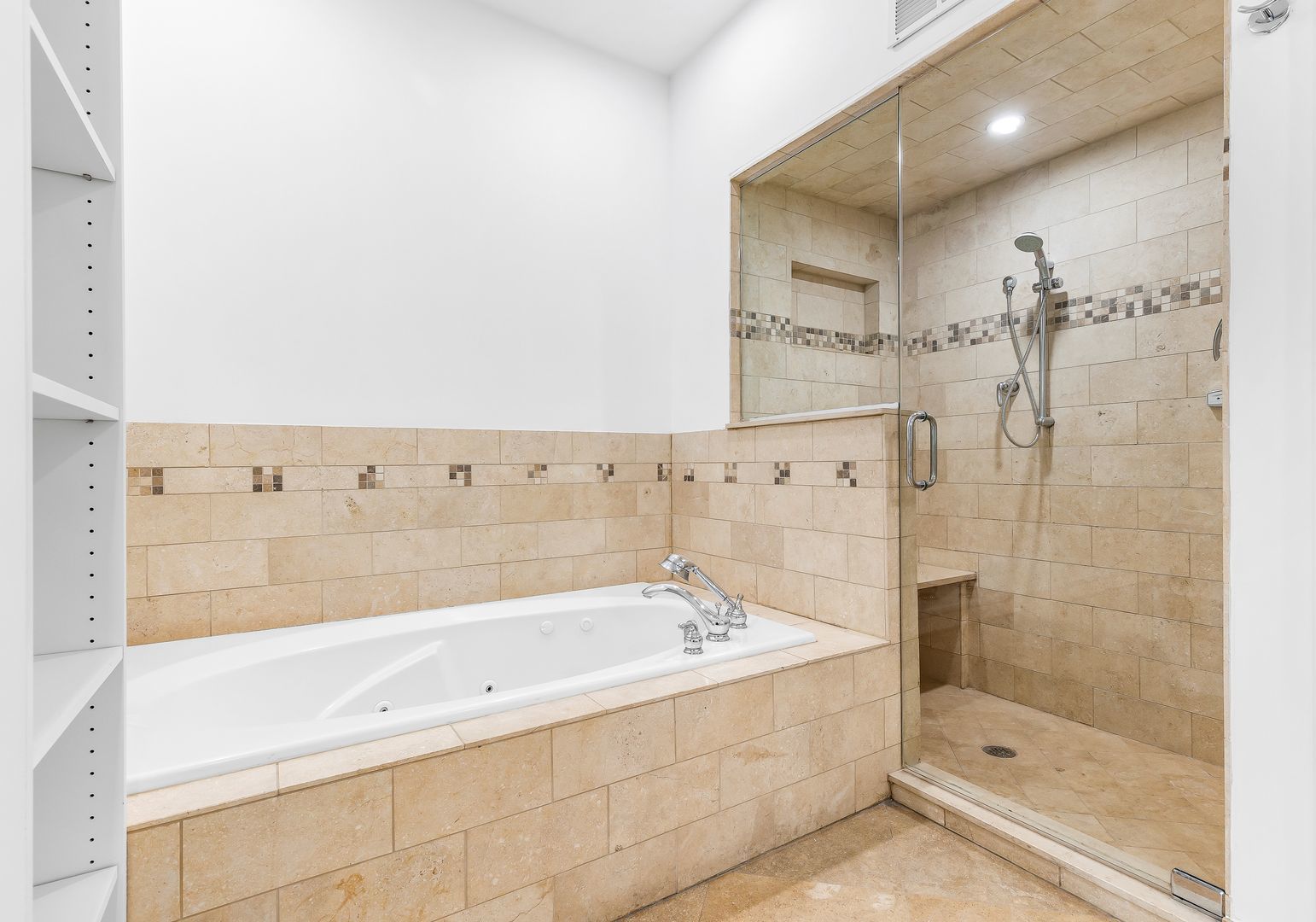 914 W Hubbard Street Unit: 305