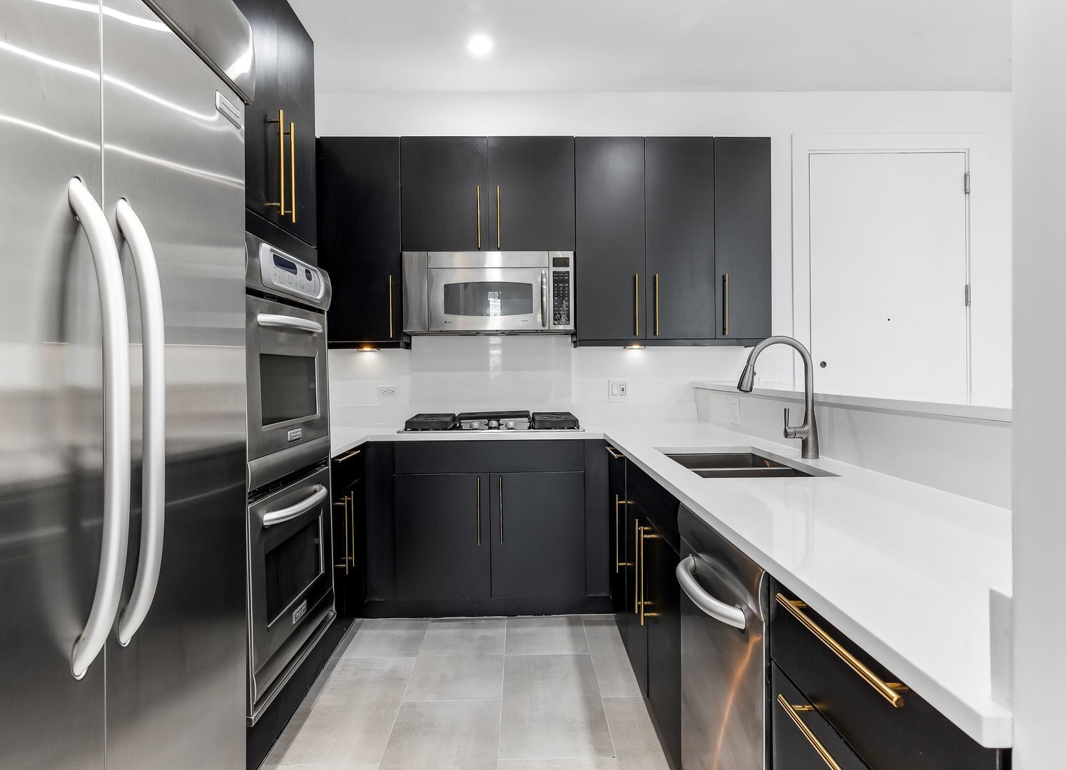 914 W Hubbard Street Unit: 305