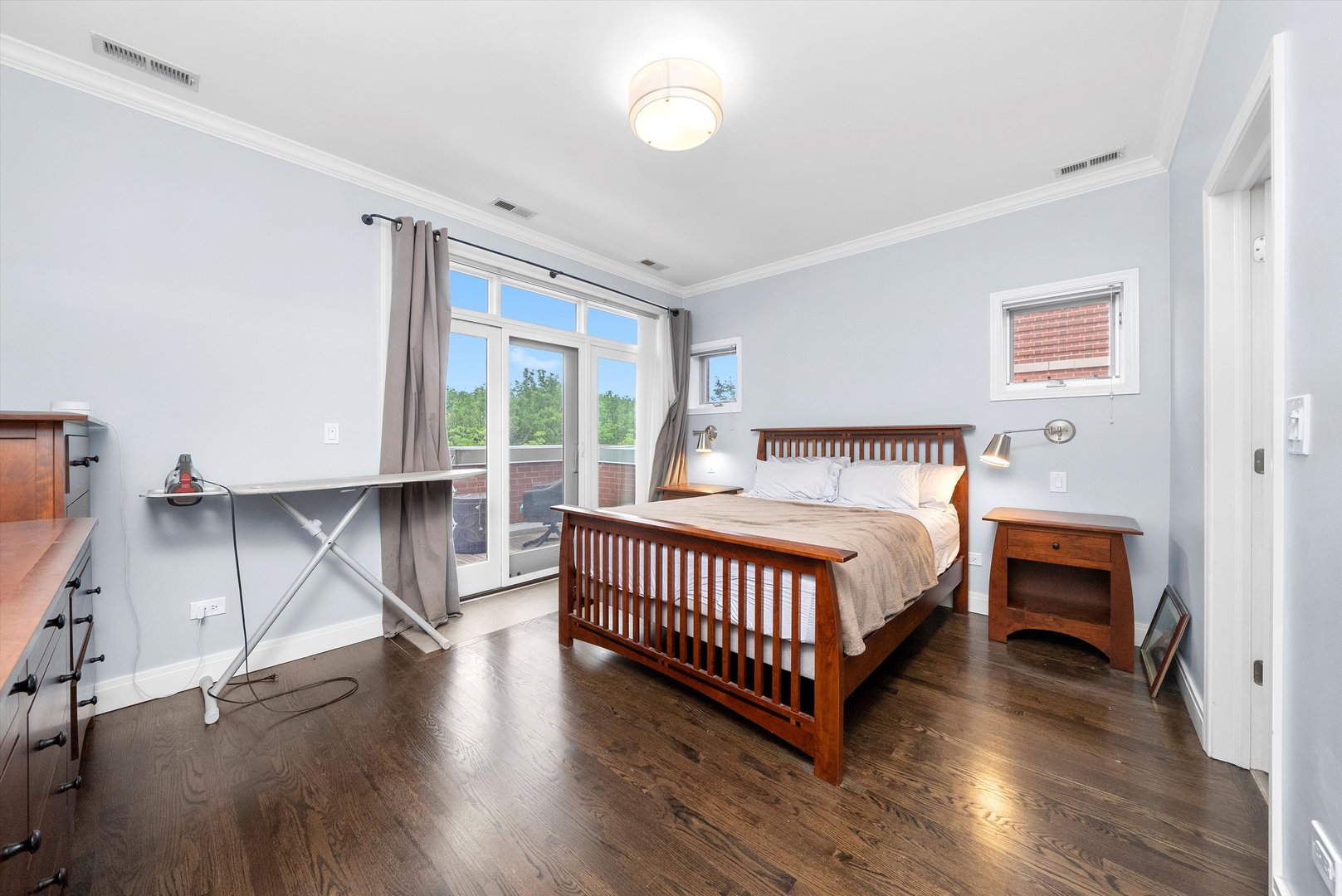 1336 S Indiana Avenue