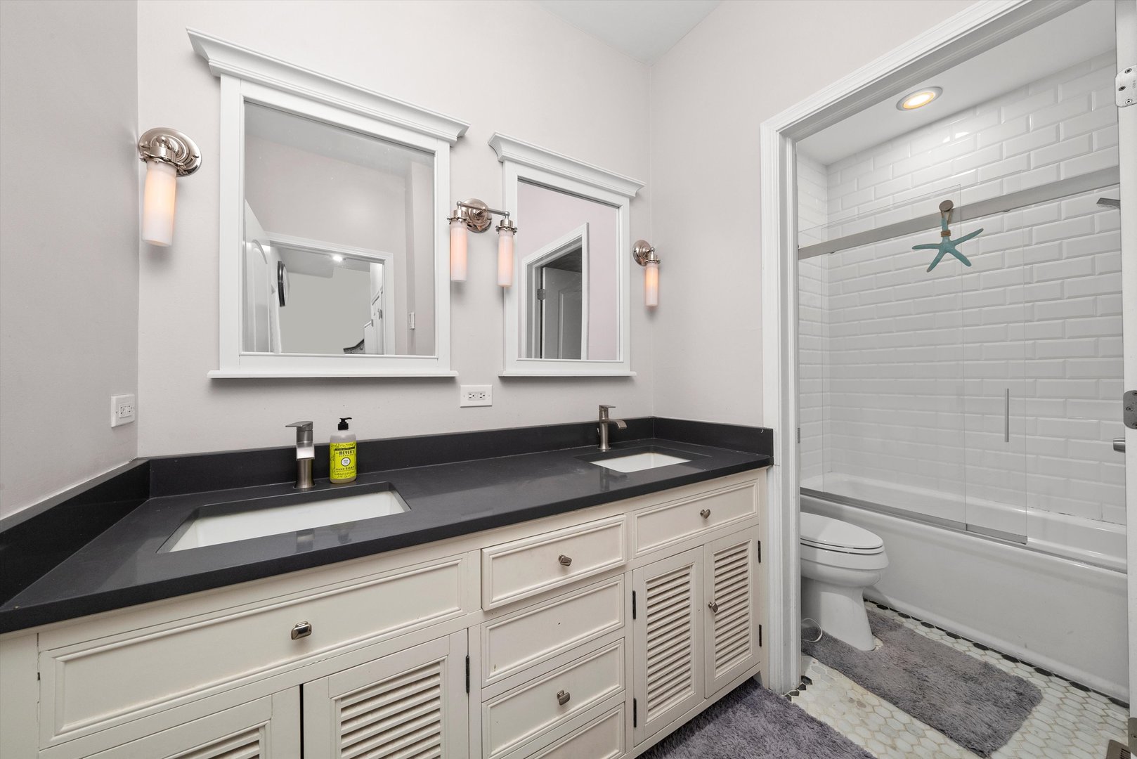 1336 S Indiana Avenue