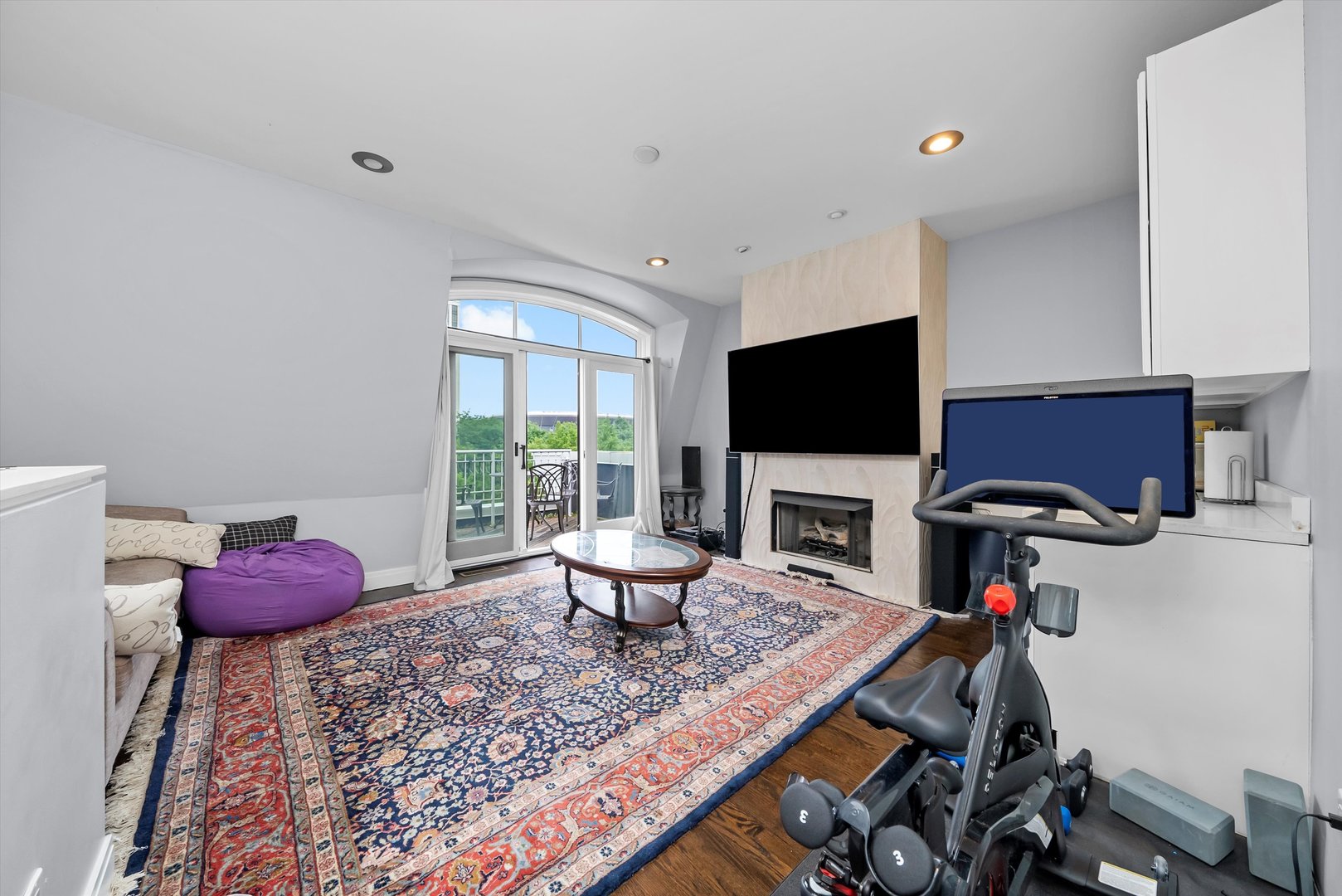 1336 S Indiana Avenue