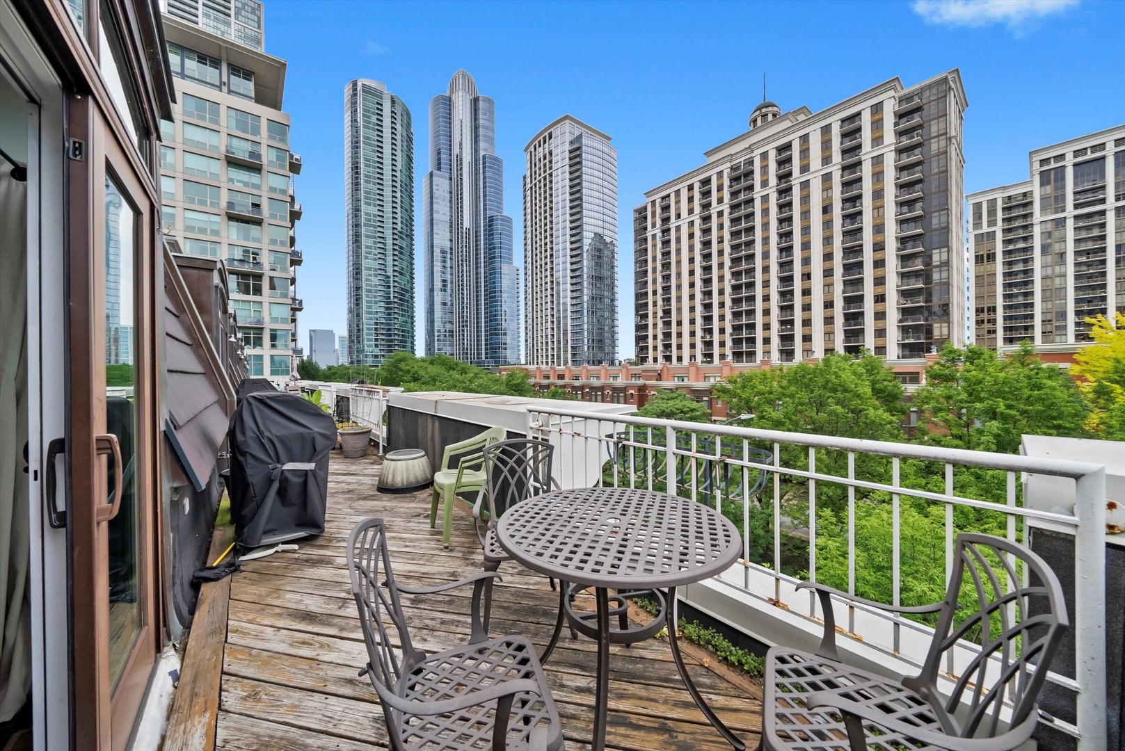 1336 S Indiana Avenue