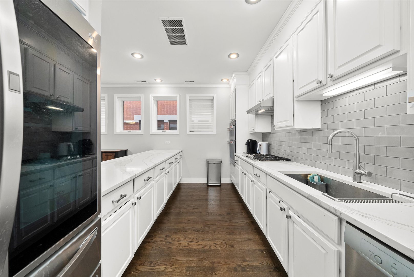 1336 S Indiana Avenue