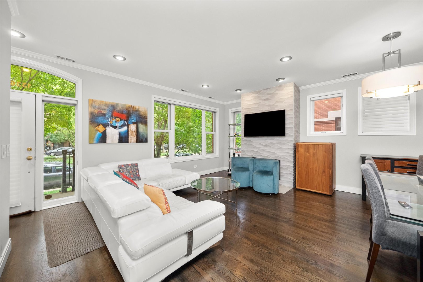 1336 S Indiana Avenue