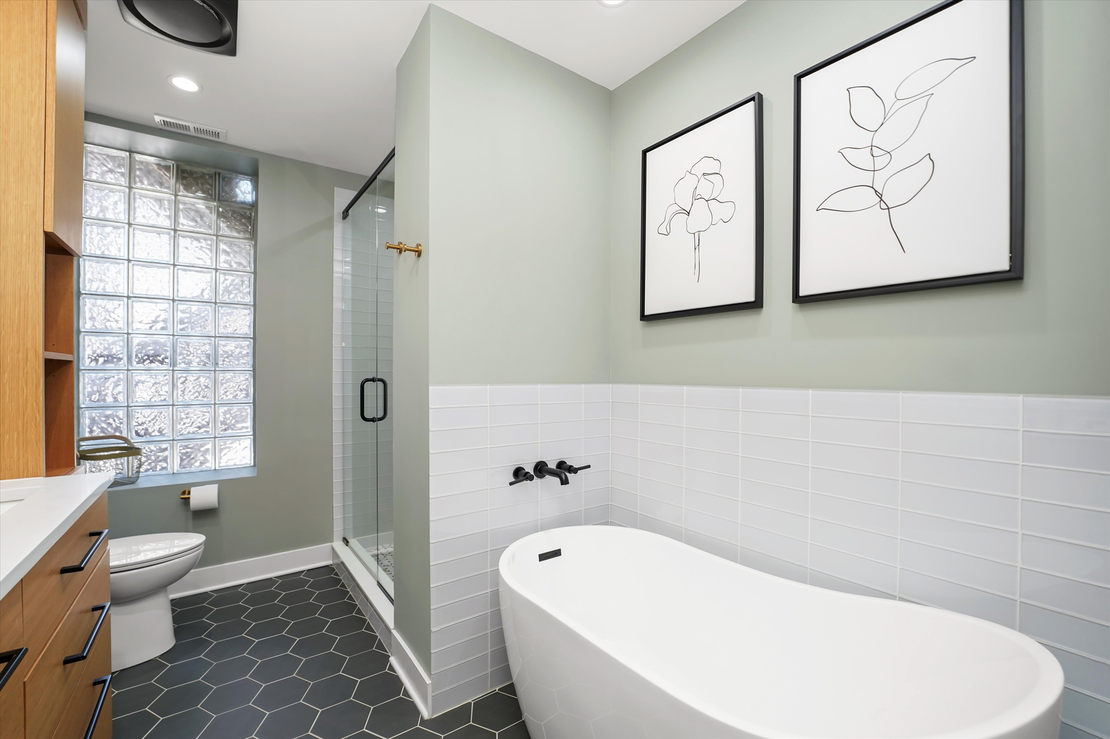 2332 W HURON Street Unit: 2W