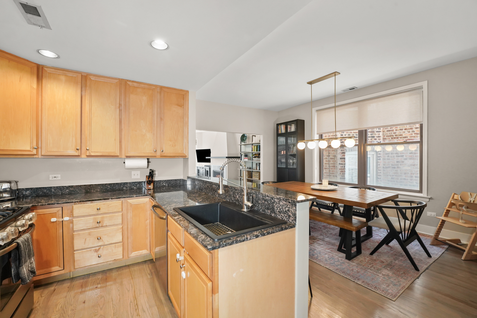 2332 W HURON Street Unit: 2W
