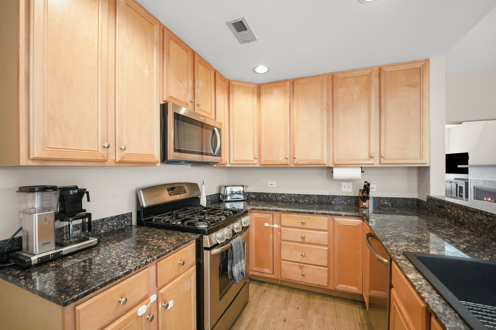 2332 W HURON Street Unit: 2W