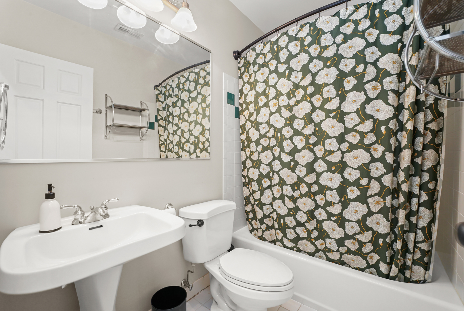 2332 W HURON Street Unit: 2W