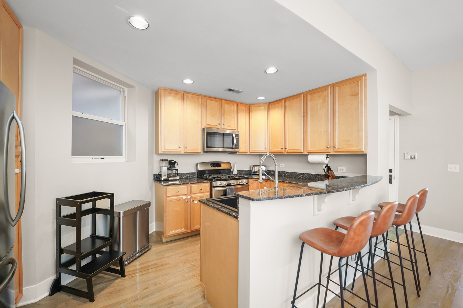 2332 W HURON Street Unit: 2W