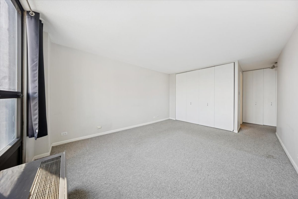 901 S PLYMOUTH Court Unit: 802