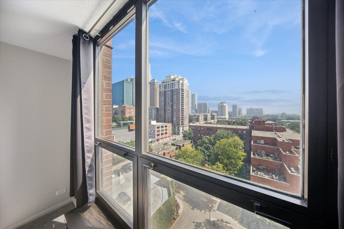 901 S PLYMOUTH Court Unit: 802