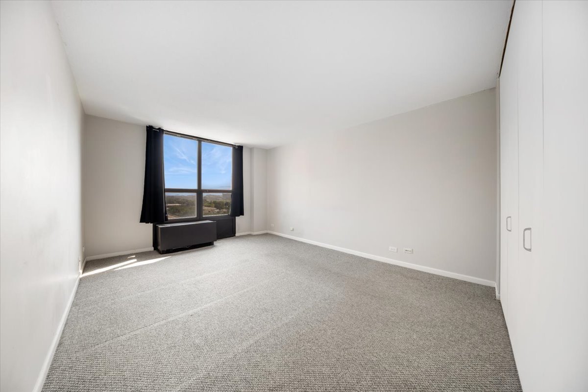 901 S PLYMOUTH Court Unit: 802