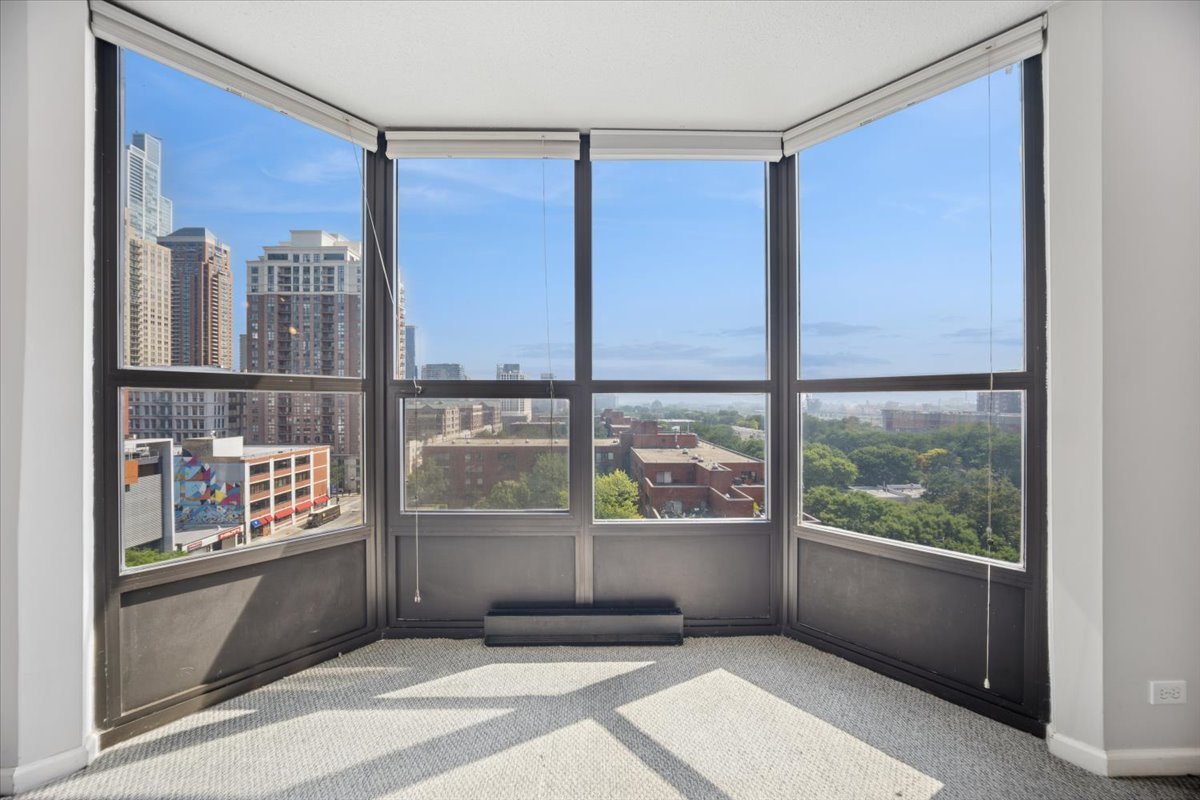 901 S PLYMOUTH Court Unit: 802