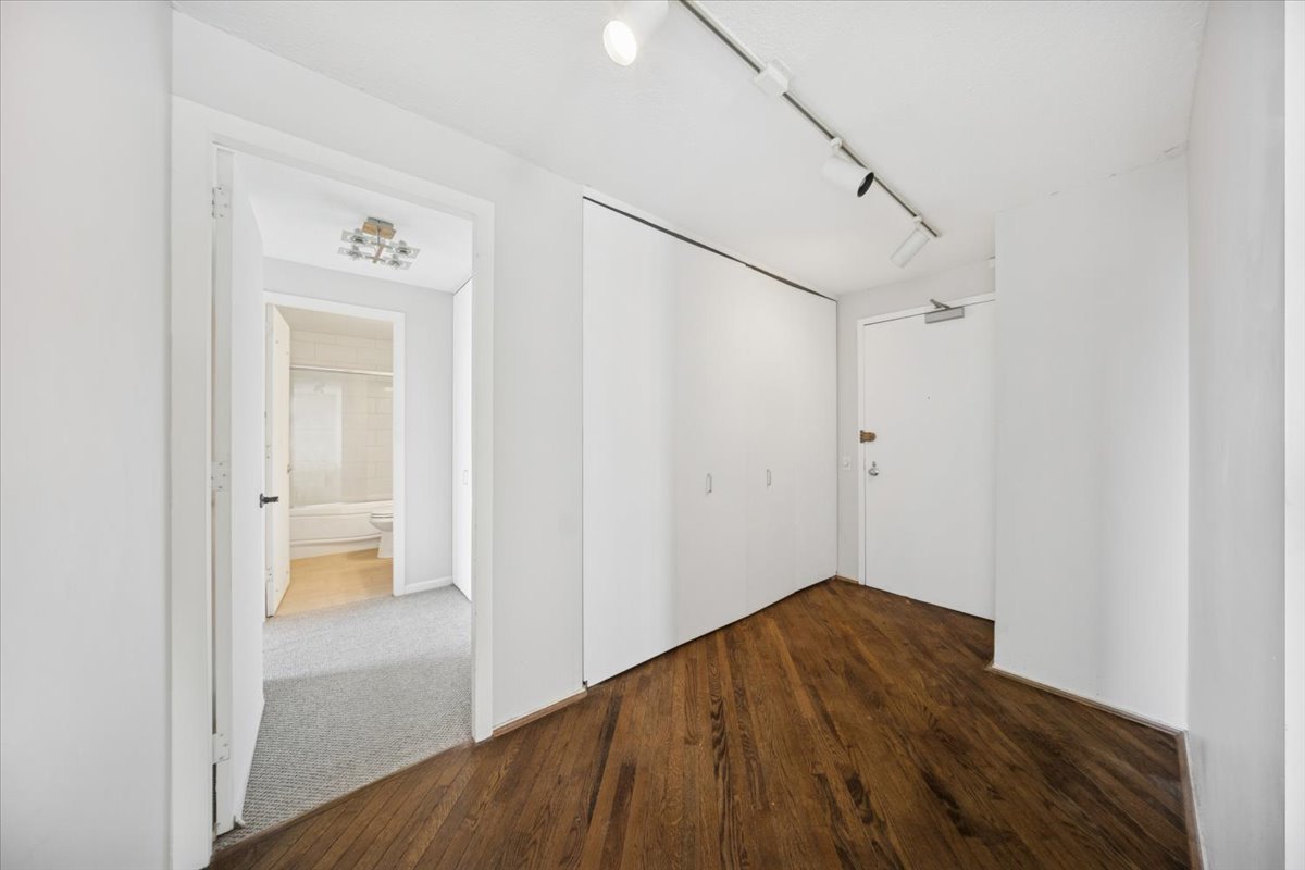 901 S PLYMOUTH Court Unit: 802