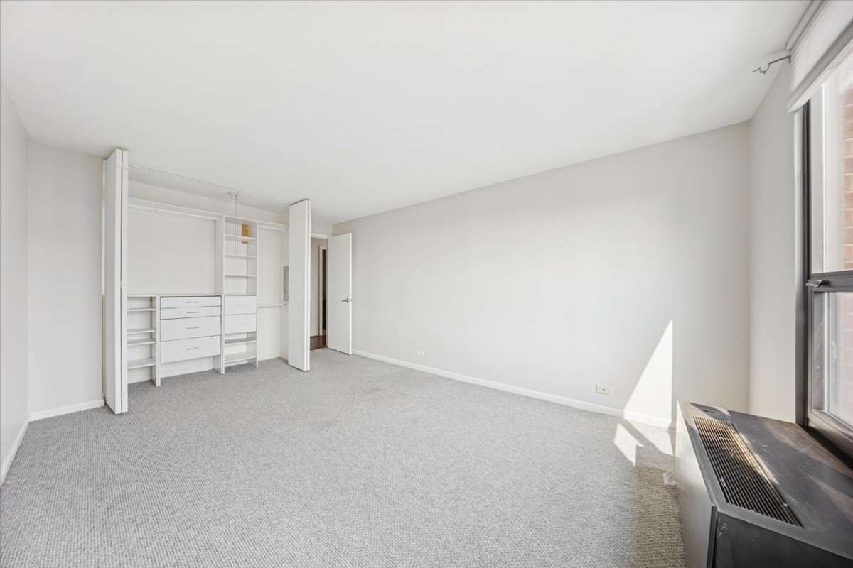 901 S PLYMOUTH Court Unit: 802