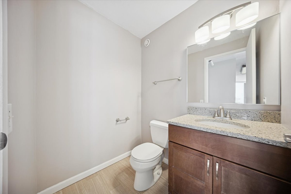 901 S PLYMOUTH Court Unit: 802