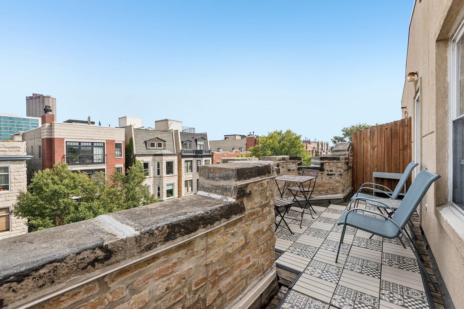 3750 N Wilton Avenue Unit: 5