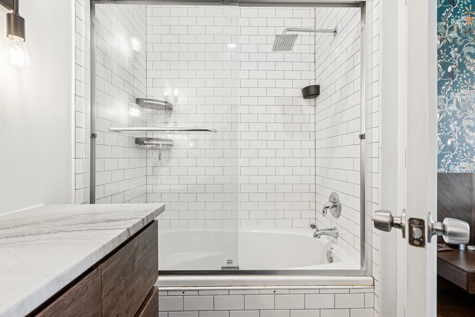 3750 N Wilton Avenue Unit: 5