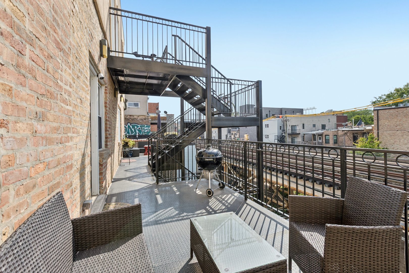 3750 N Wilton Avenue Unit: 5