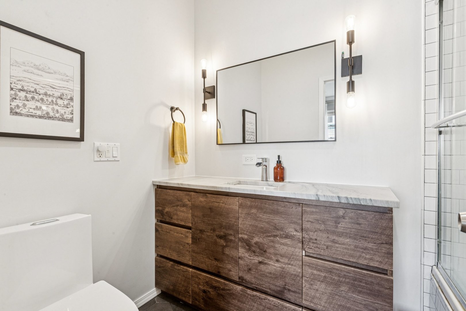 3750 N Wilton Avenue Unit: 5