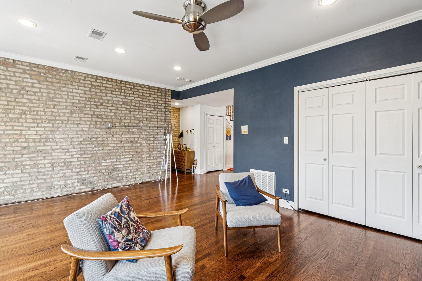 3750 N Wilton Avenue Unit: 5