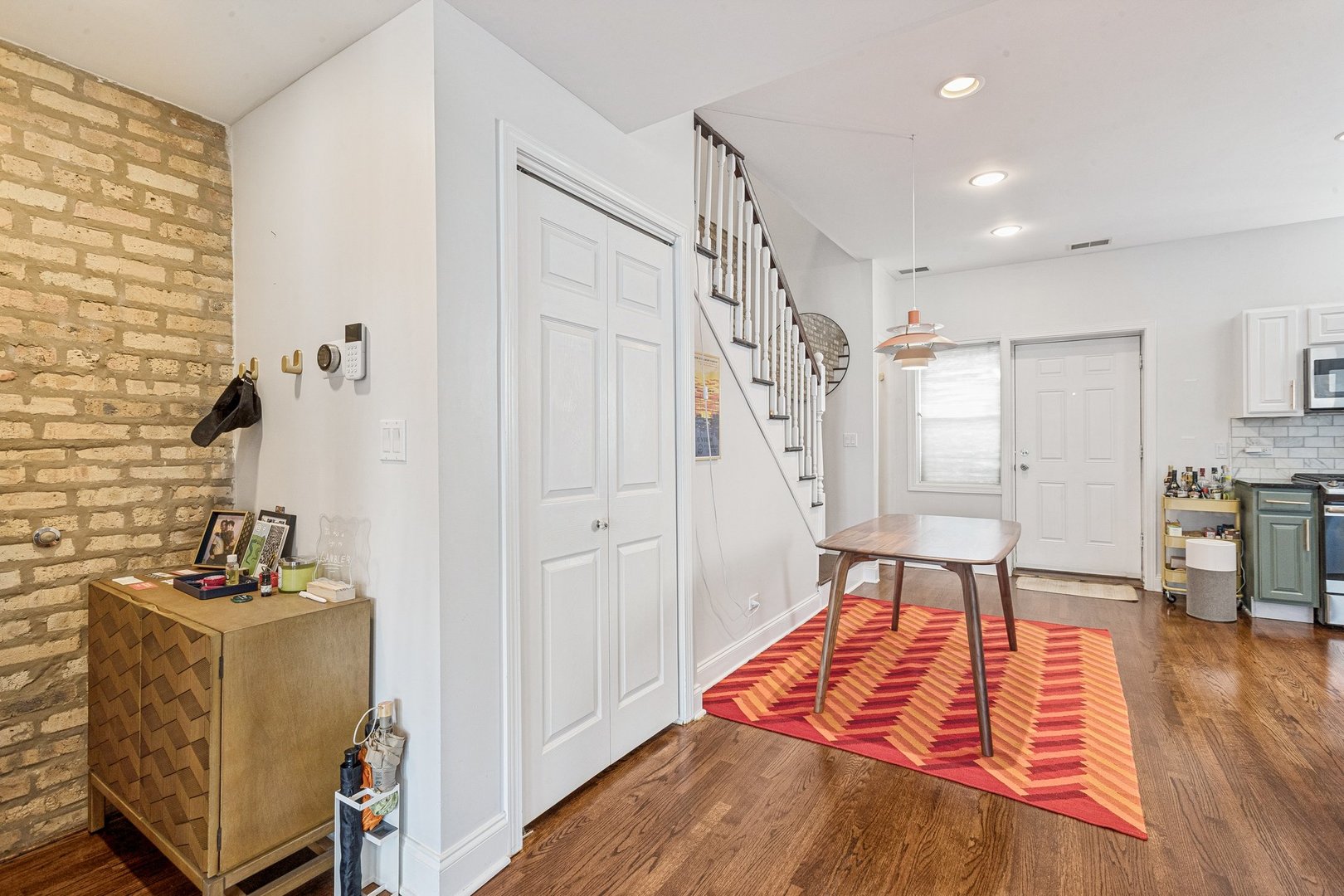 3750 N Wilton Avenue Unit: 5