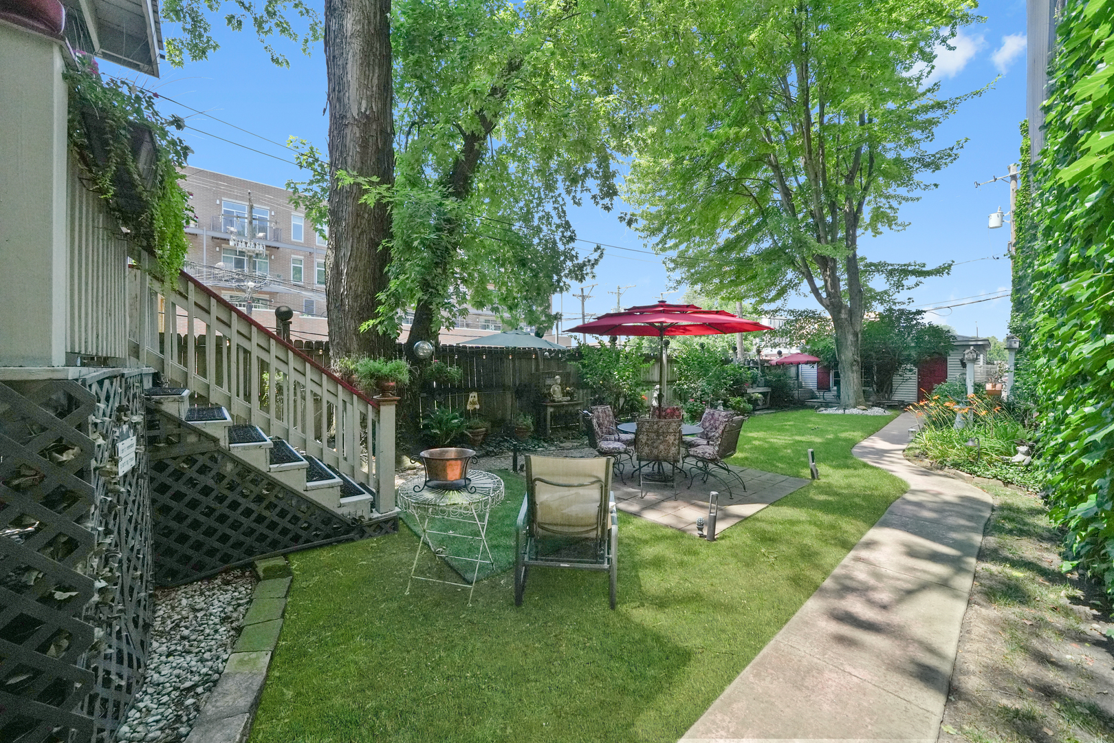 1530 W Monroe Street