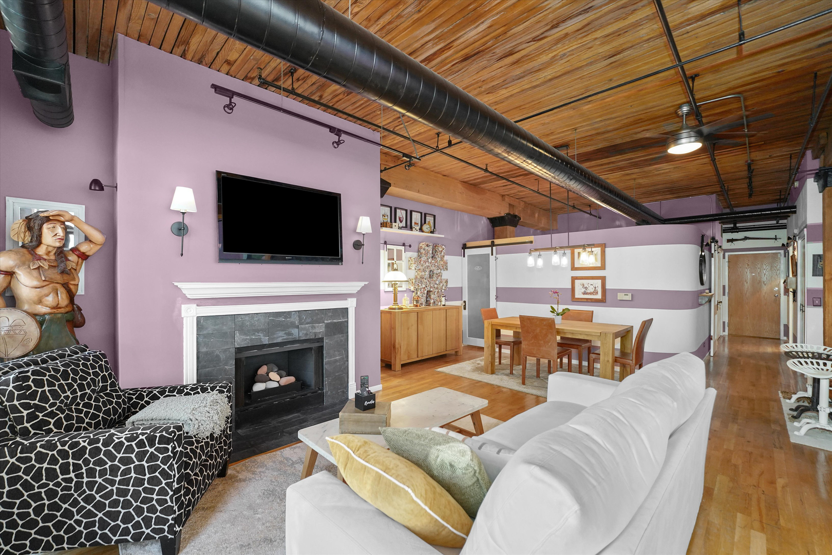 550 N Kingsbury Street Unit: 312