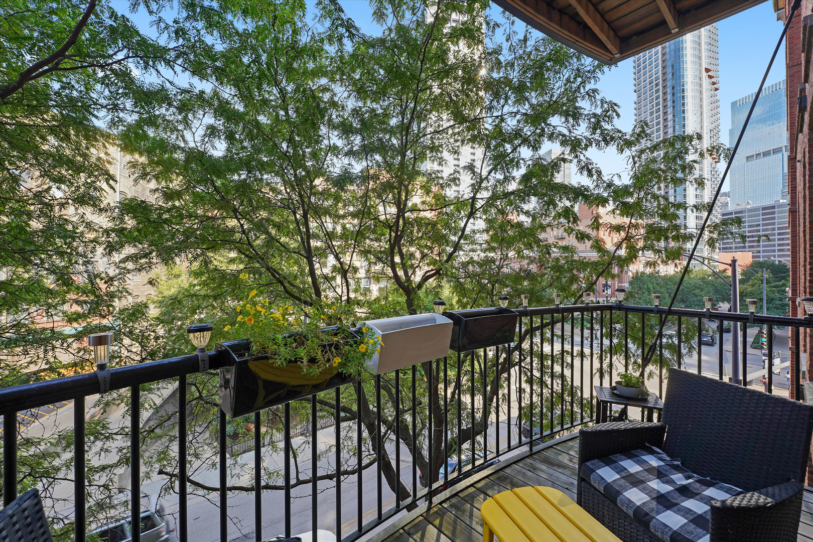 550 N Kingsbury Street Unit: 312