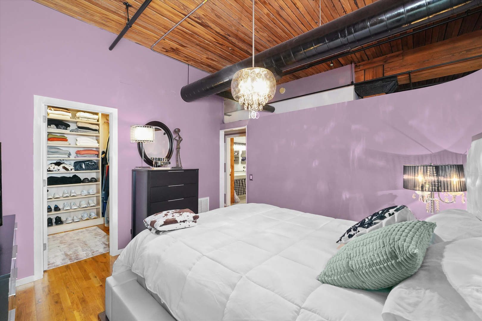 550 N Kingsbury Street Unit: 312