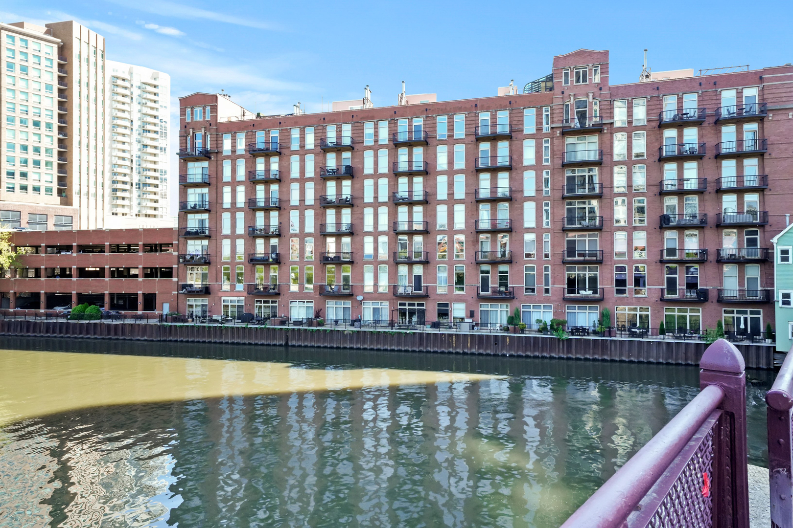 550 N Kingsbury Street Unit: 312
