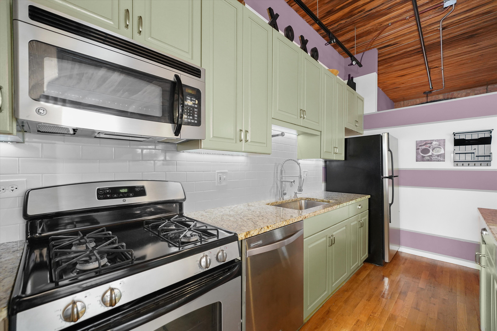 550 N Kingsbury Street Unit: 312