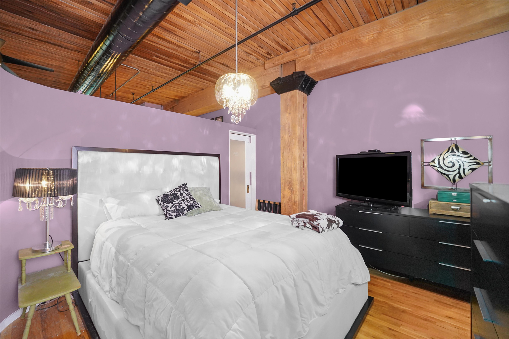 550 N Kingsbury Street Unit: 312