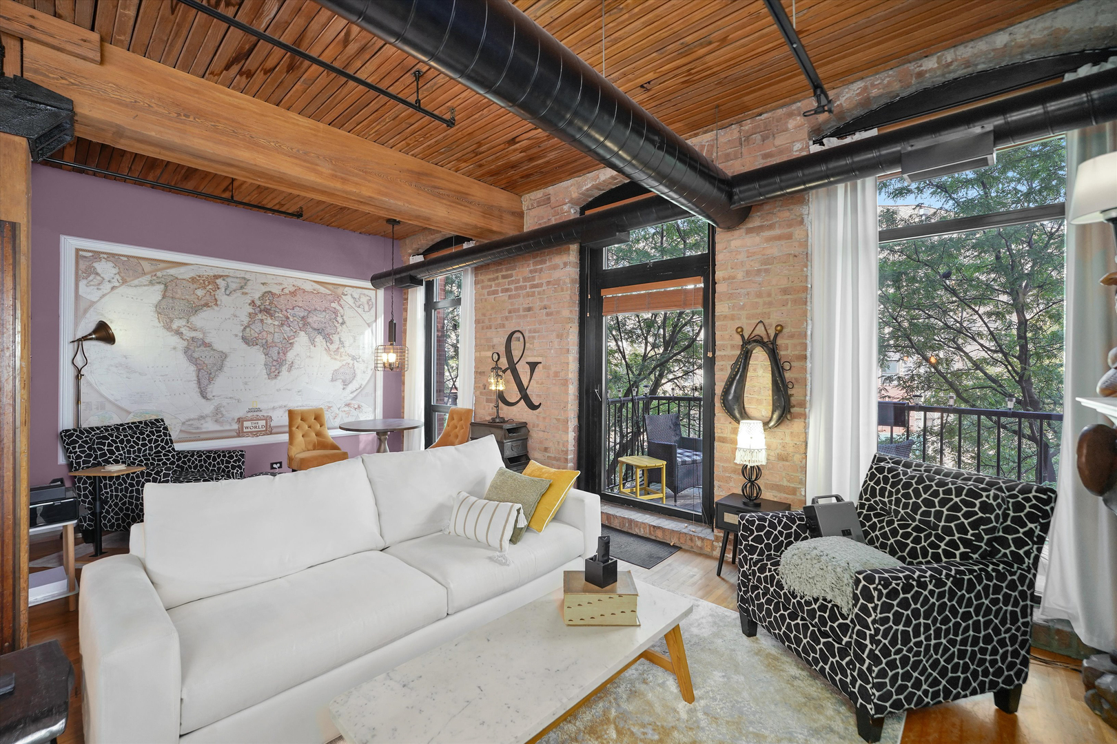 550 N Kingsbury Street Unit: 312