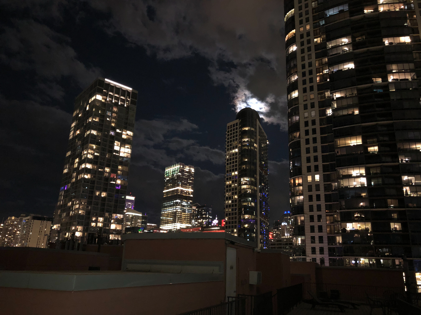 550 N Kingsbury Street Unit: 312