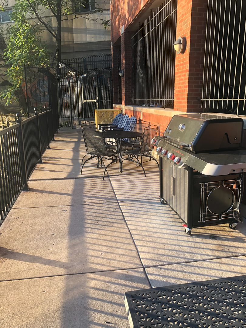 550 N Kingsbury Street Unit: 312