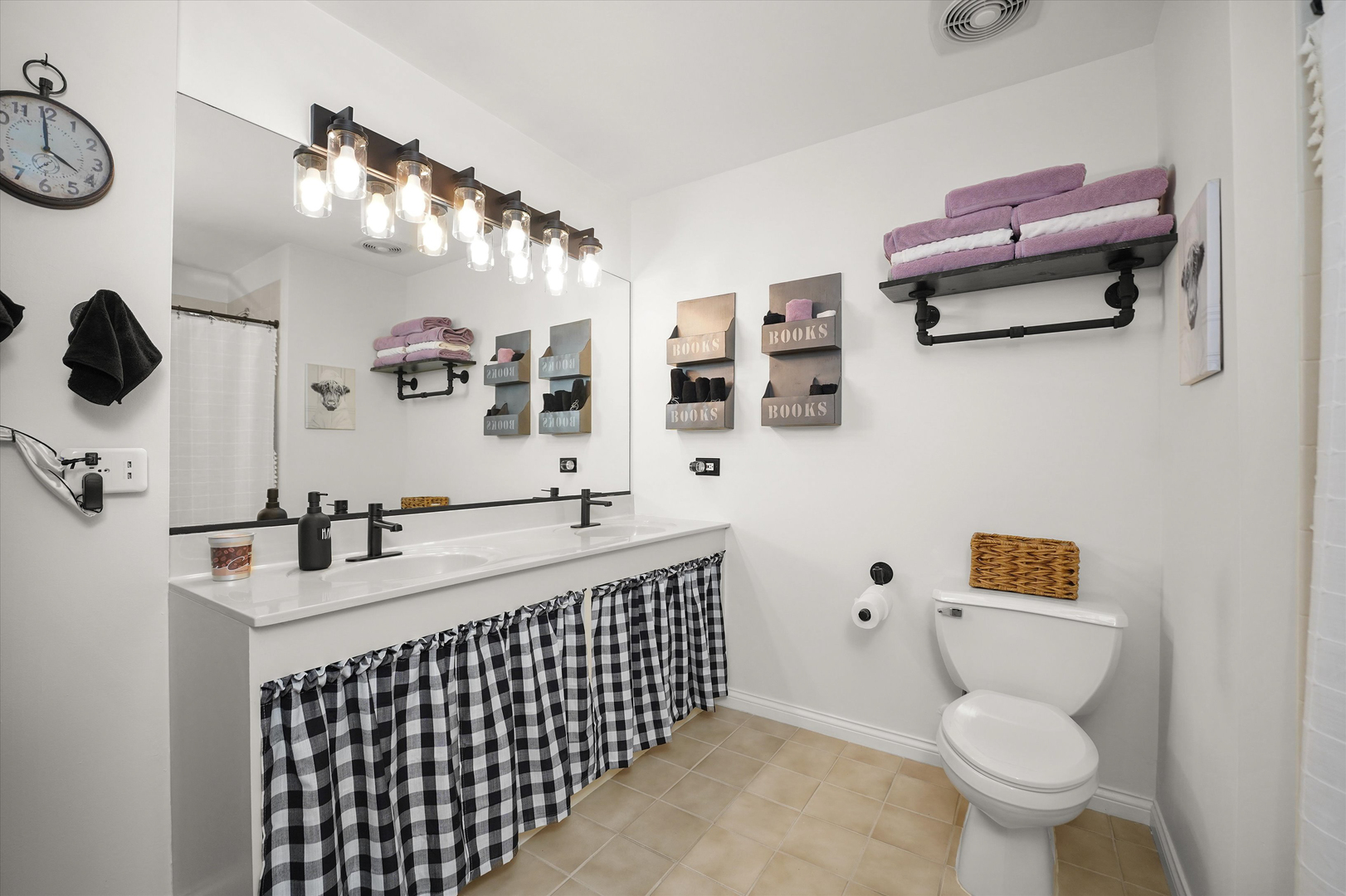 550 N Kingsbury Street Unit: 312
