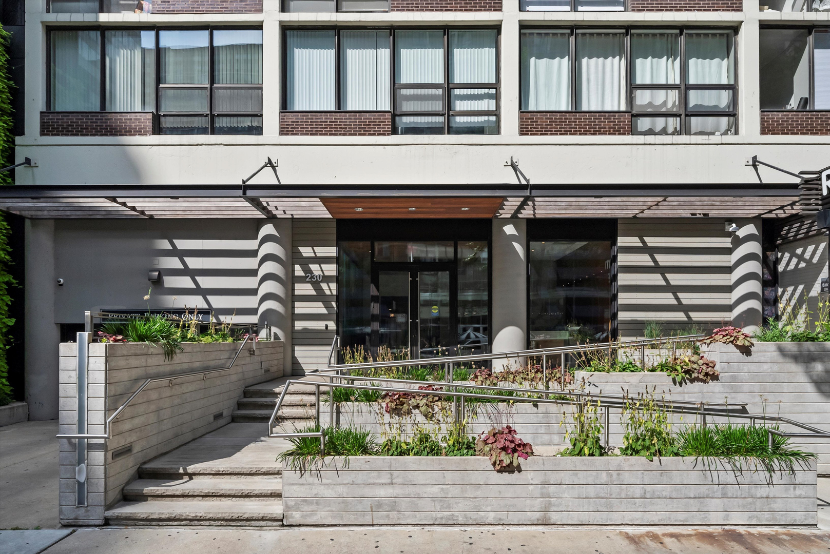 230 E Ontario Street Unit: 2201