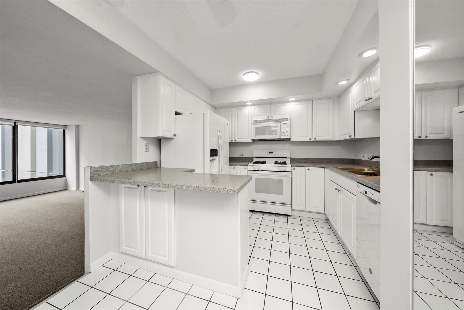 230 E Ontario Street Unit: 2201