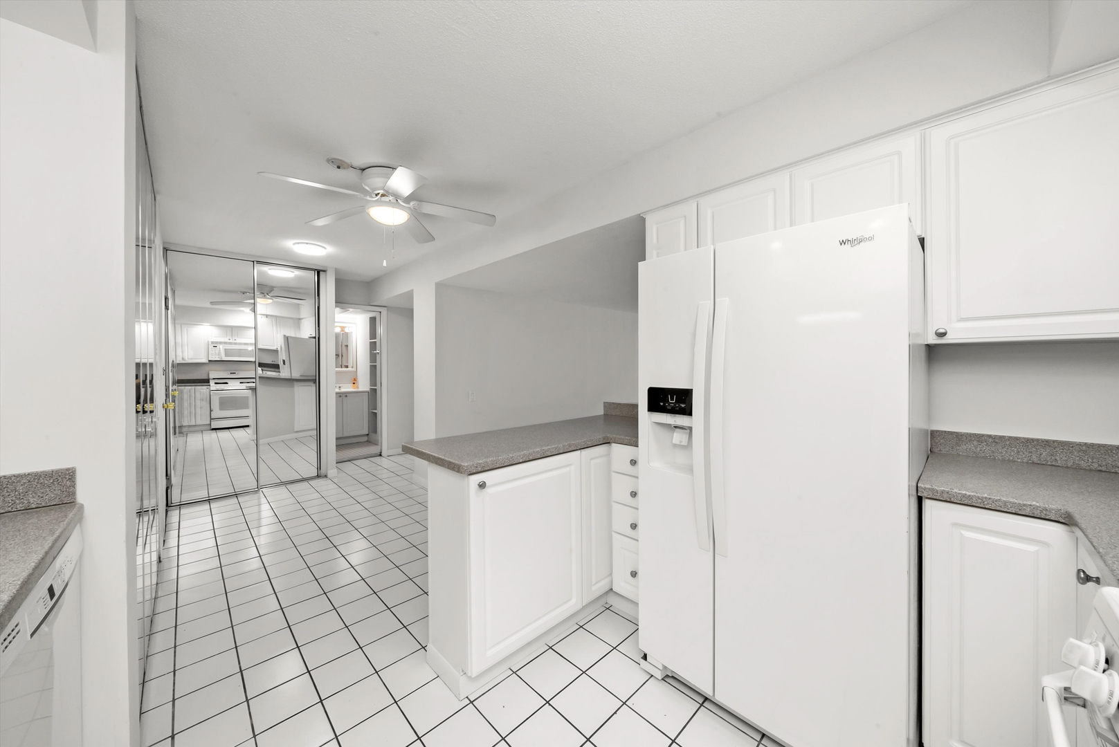 230 E Ontario Street Unit: 2201
