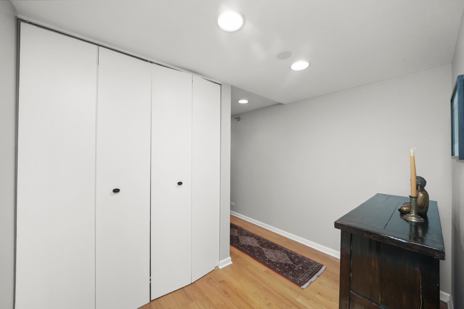 70 W Huron Street Unit: 2604