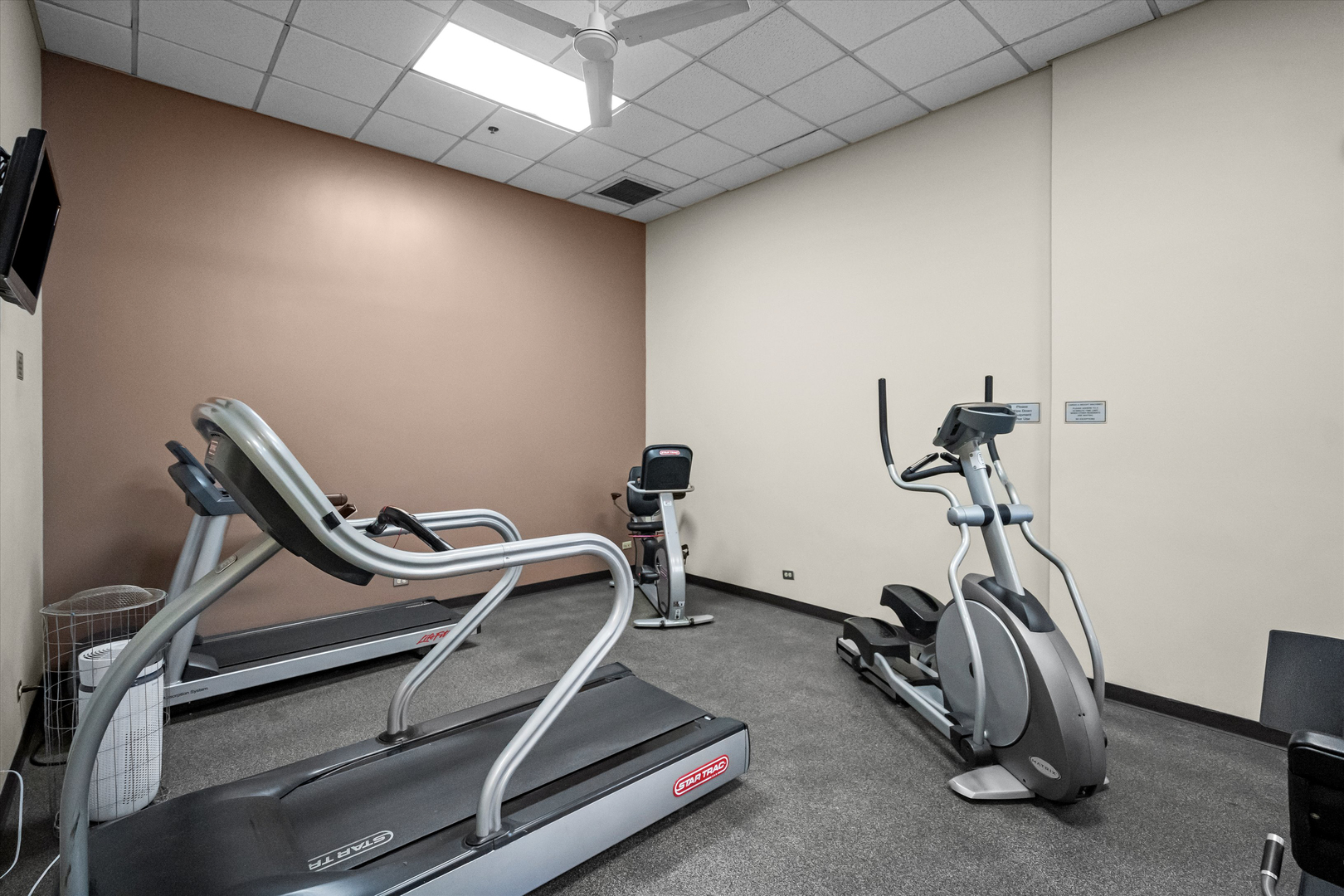 70 W Huron Street Unit: 2604