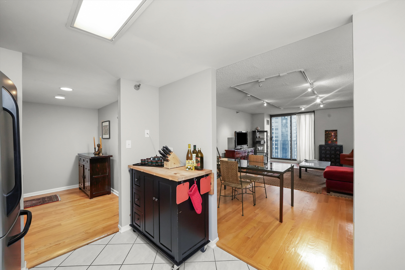 70 W Huron Street Unit: 2604