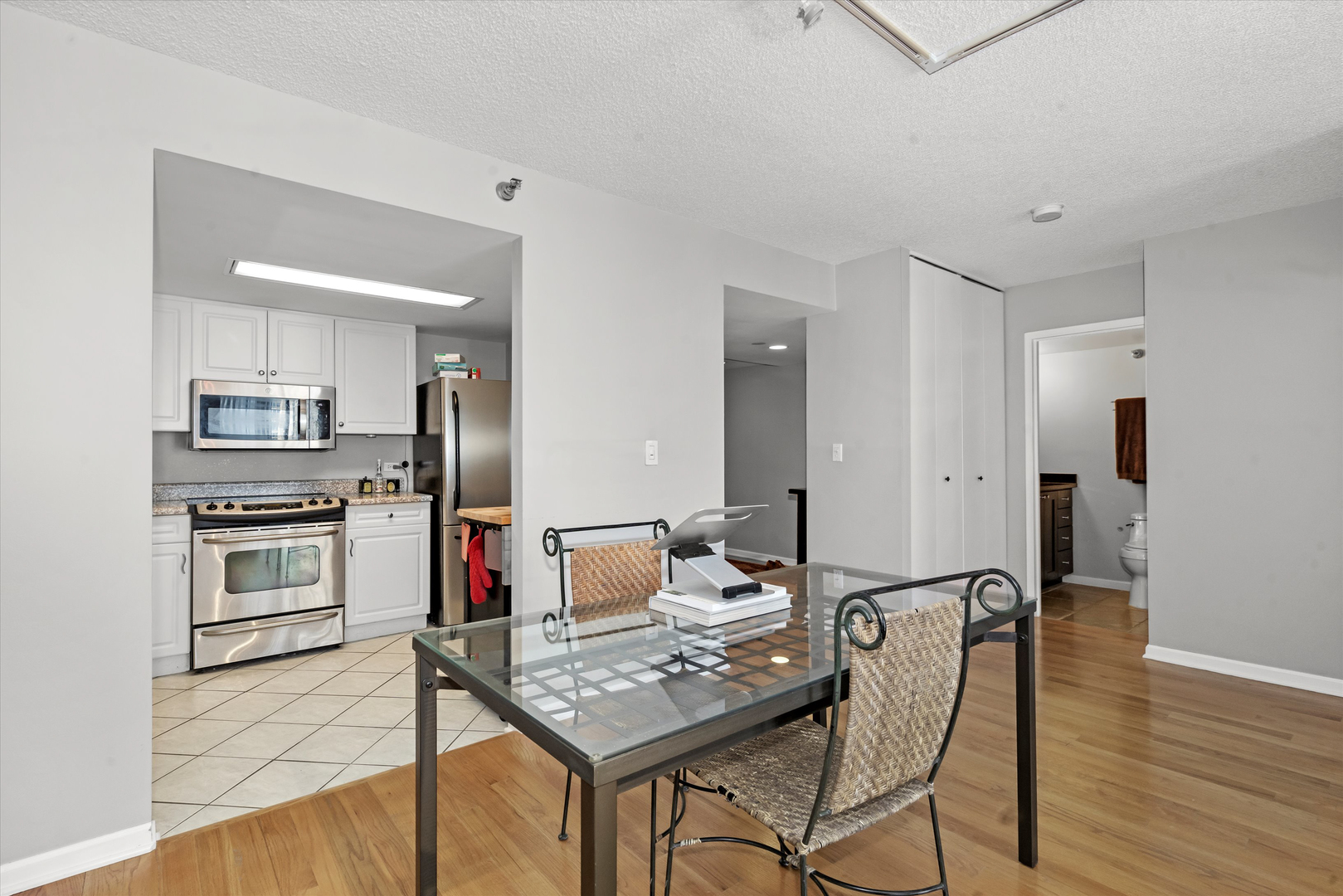70 W Huron Street Unit: 2604