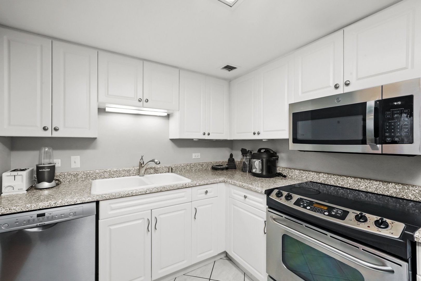70 W Huron Street Unit: 2604