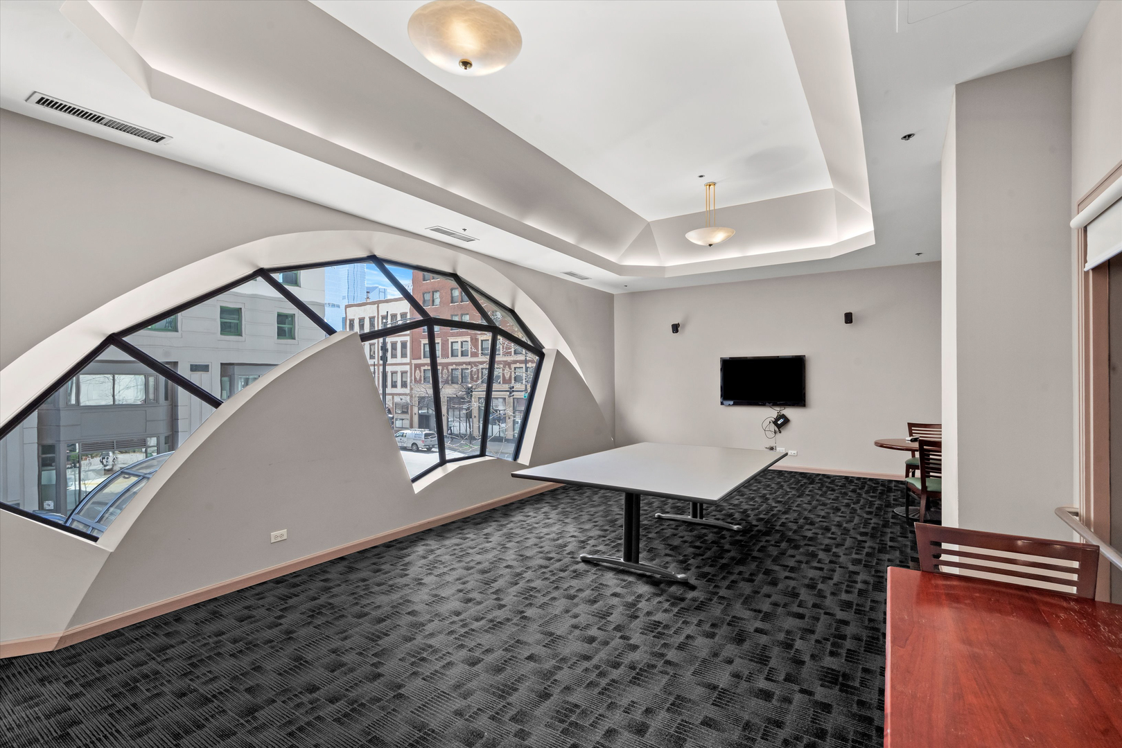 70 W Huron Street Unit: 2604