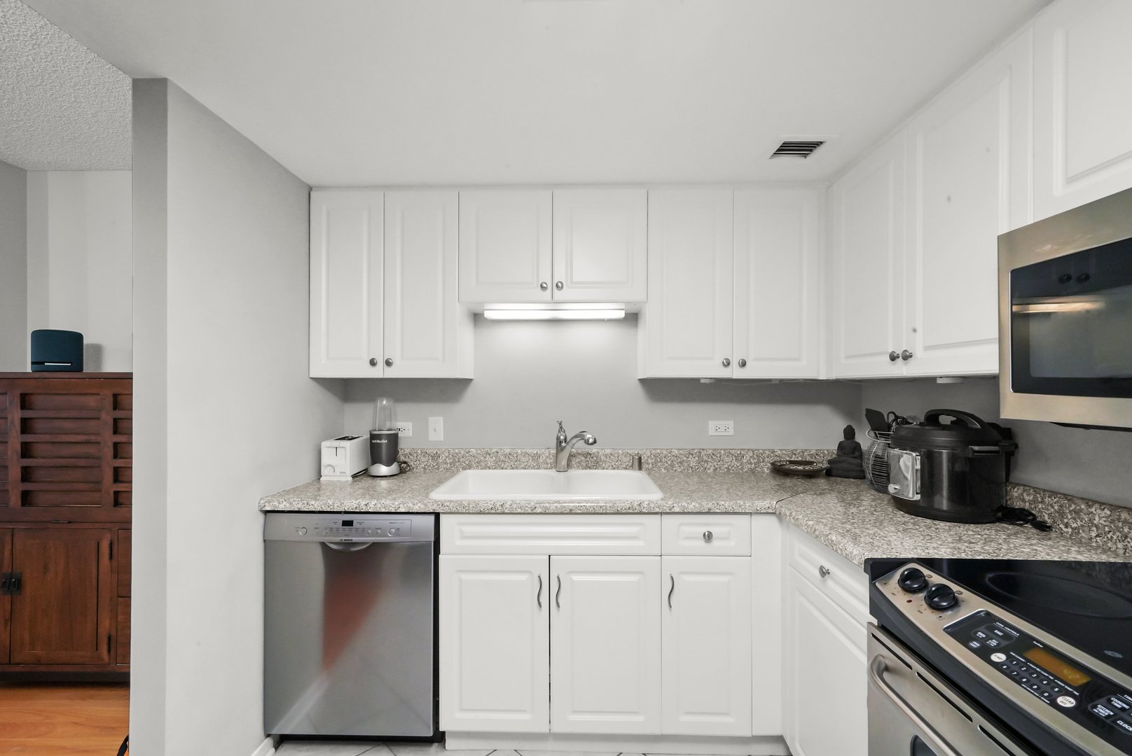 70 W Huron Street Unit: 2604